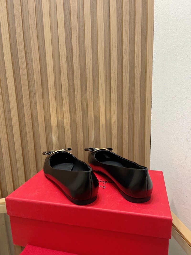Ferragamo flat shoes